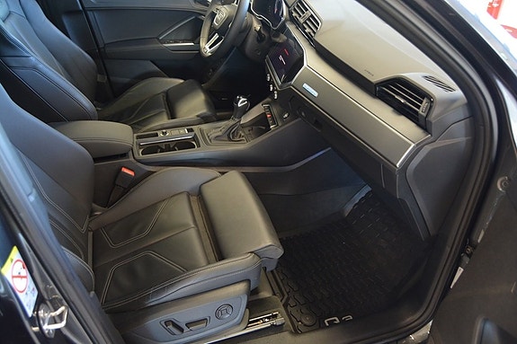 Audi Q3 11 of 21