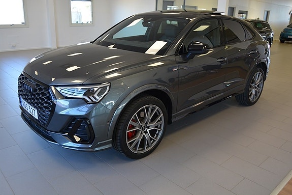 Audi Q3 3 of 5