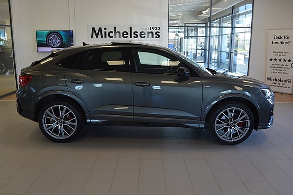 Audi Q3 4 of 5