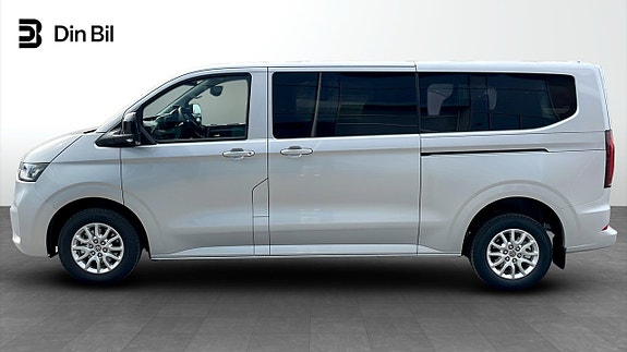 Volkswagen Caravelle 2 of 5