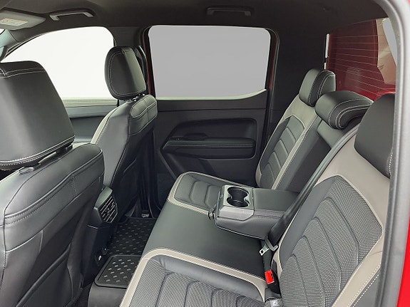 Volkswagen Amarok 11 of 12