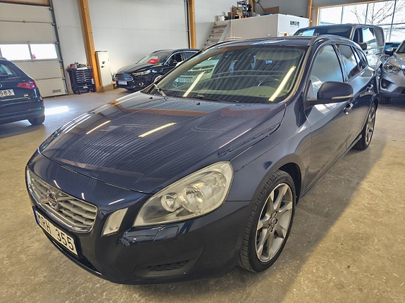 Volvo V60 3 of 5