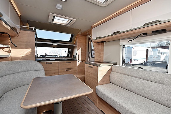Knaus 650 PXB Südwind, Queenbed 16 of 26