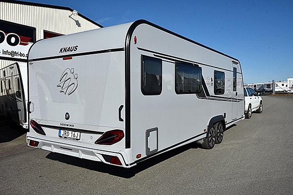 Knaus 650 PXB Südwind, Queenbed 23 of 26