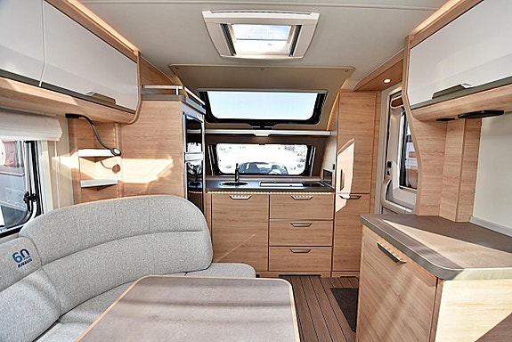 Knaus 650 PXB Südwind, Queenbed 18 of 26