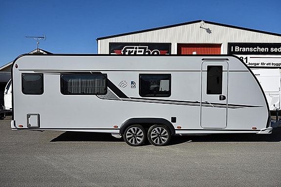 Knaus 650 PXB Südwind, Queenbed 3 of 5