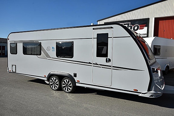 Knaus 650 PXB Südwind, Queenbed 2 of 5