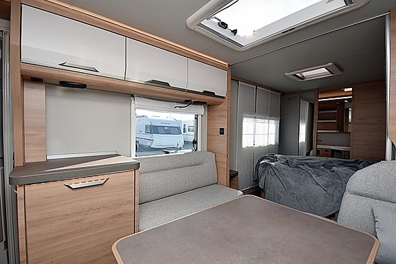 Knaus 650 PXB Südwind, Queenbed 7 of 26