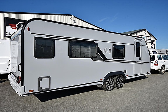 Knaus 650 PXB Südwind, Queenbed 22 of 26