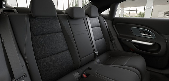 Mercedes-Benz CLA350 13 of 16
