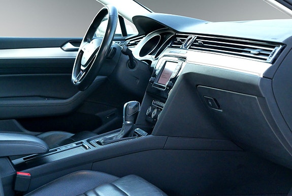Volkswagen Passat 15 of 20