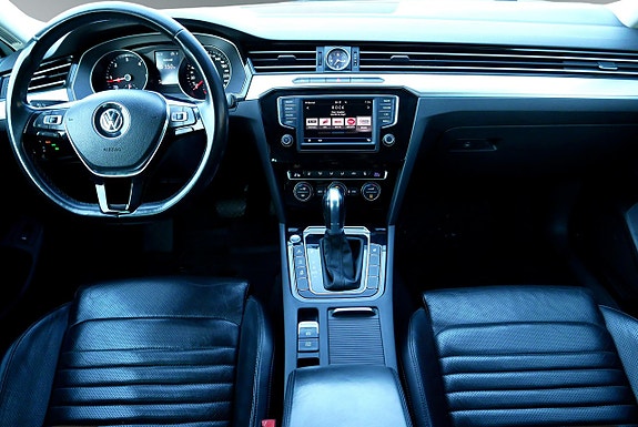 Volkswagen Passat 12 of 20