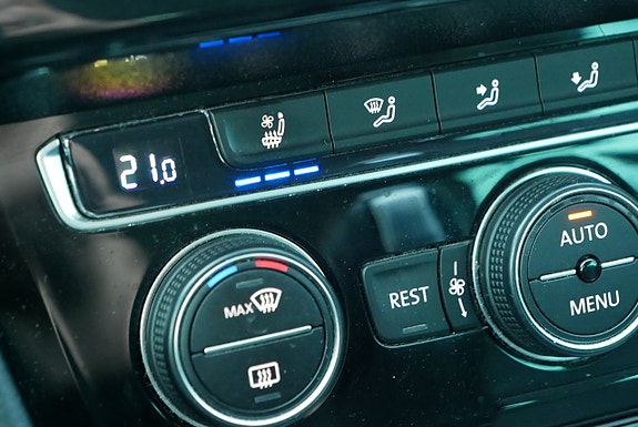 Volkswagen Passat 14 of 20