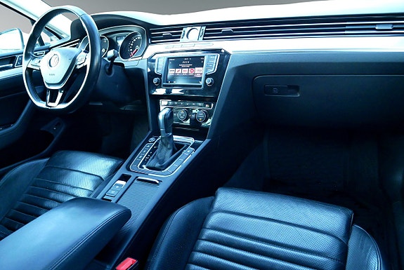 Volkswagen Passat 16 of 20