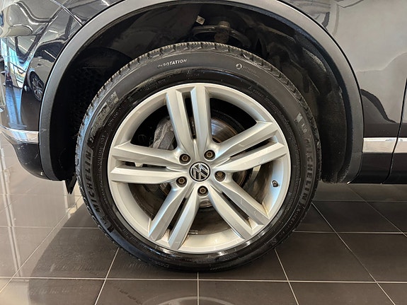 Volkswagen Touareg 9 of 21