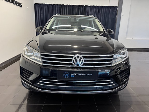 Volkswagen Touareg 3 of 5