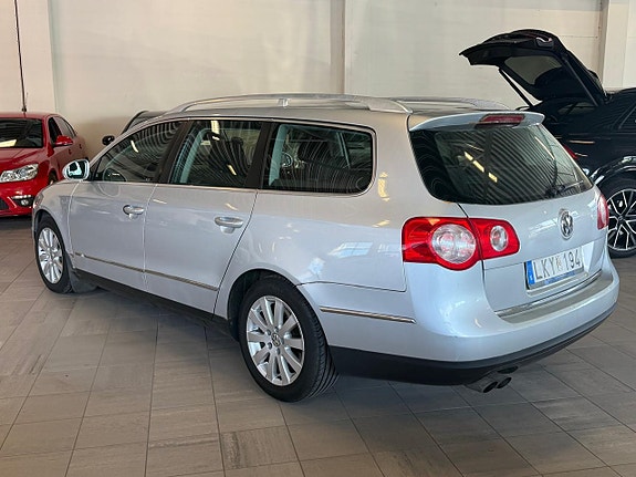 Volkswagen Passat 2 of 5