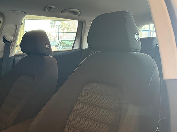 Volkswagen Passat 7 of 15
