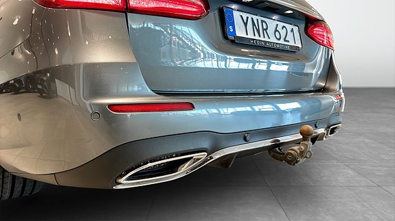 Mercedes-Benz E220 9 of 26