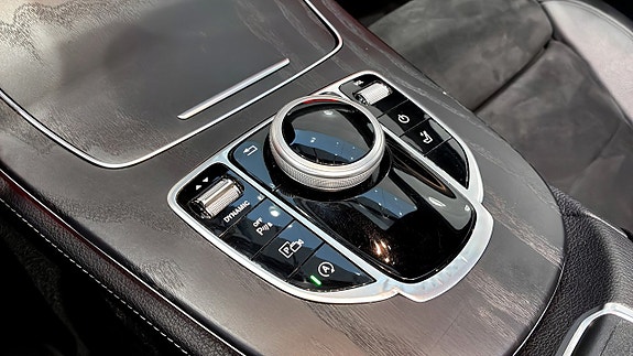 Mercedes-Benz E220 21 of 26