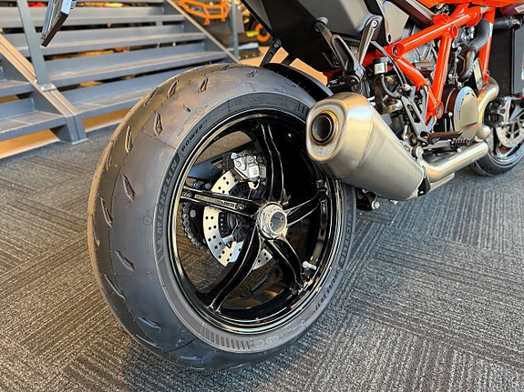 KTM 1390 SUPER DUKE R *HÖSTDEAL* (Ink tech pack) 7 of 8