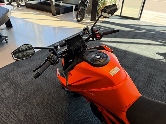 KTM 1390 SUPER DUKE R *HÖSTDEAL* (Ink tech pack) 8 of 8