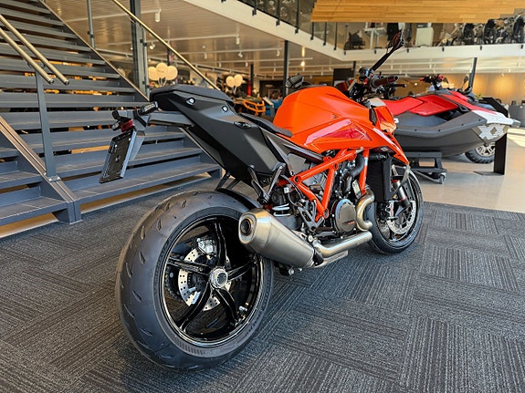 KTM 1390 SUPER DUKE R *HÖSTDEAL* (Ink tech pack) 3 of 8