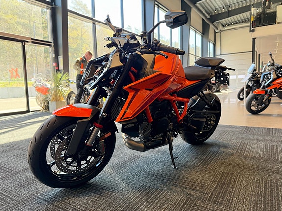 KTM 1390 SUPER DUKE R *HÖSTDEAL* (Ink tech pack) 4 of 8