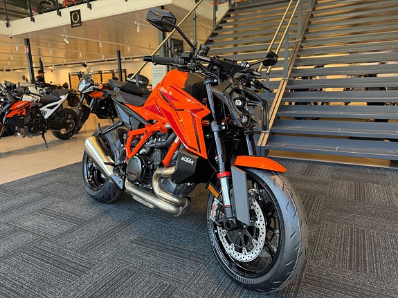KTM 1390 SUPER DUKE R *HÖSTDEAL* (Ink tech pack) 2 of 8