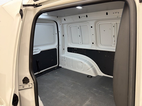 Volkswagen Caddy 12 of 24