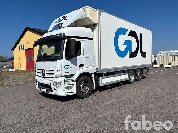 Mercedes-Benz Actros 6×2 Skåpbil (128837)