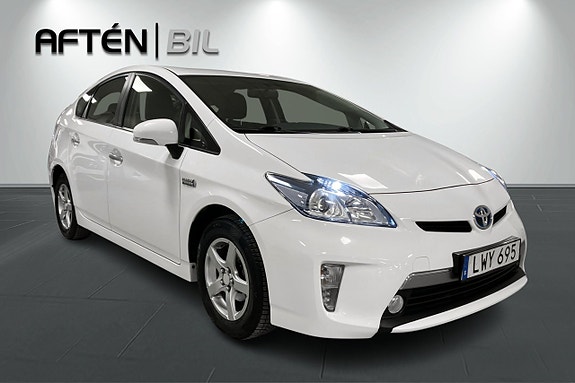 Toyota Prius Plug-in Hybrid 4 of 5