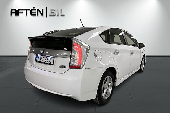 Toyota Prius Plug-in Hybrid 10 of 27