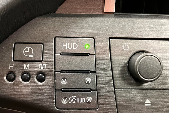 Toyota Prius Plug-in Hybrid 26 of 27