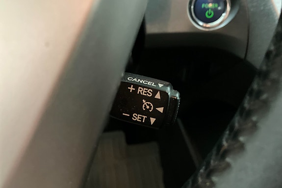 Toyota Prius Plug-in Hybrid 19 of 27