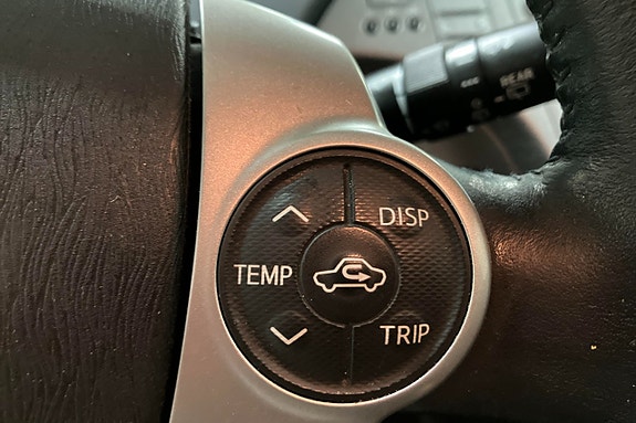 Toyota Prius Plug-in Hybrid 20 of 27