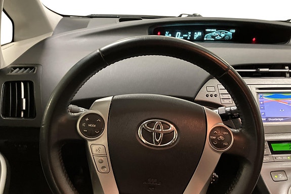 Toyota Prius Plug-in Hybrid 12 of 27