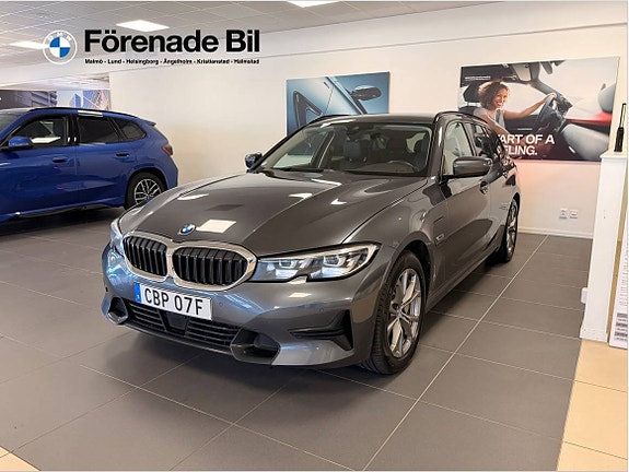 BMW 330e
