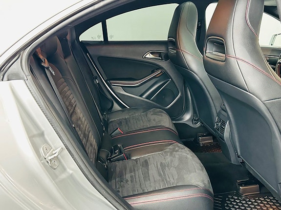 Mercedes-Benz CLA220 17 of 19