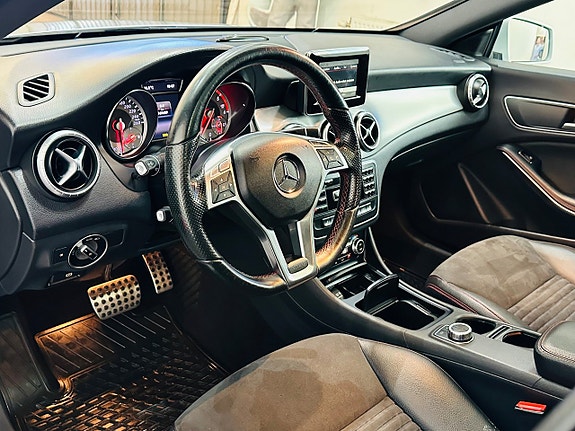Mercedes-Benz CLA220 10 of 19
