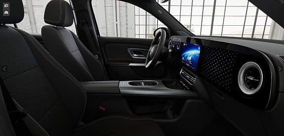 Mercedes-Benz GLB220 11 of 16