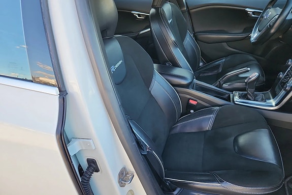 Volvo V40 10 of 14