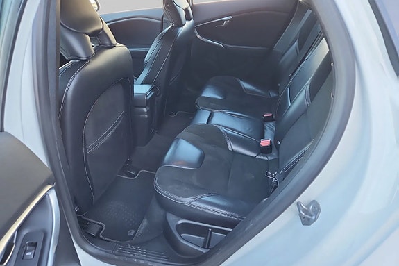 Volvo V40 9 of 14