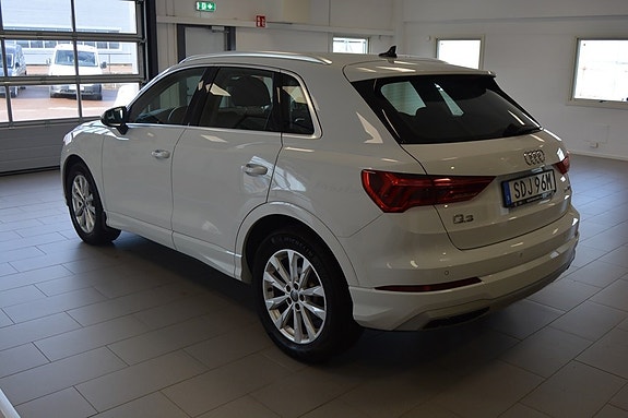 Audi Q3 7 of 15