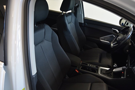 Audi Q3 11 of 15