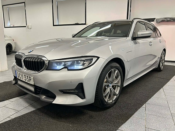 BMW 330e