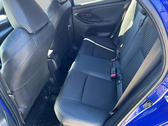 Toyota Yaris 7 of 11