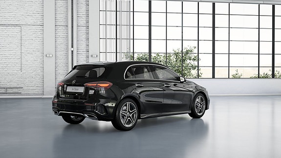 Mercedes-Benz A250 e 3 of 5