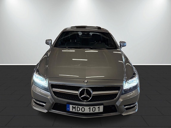 Mercedes-Benz CLS350 3 of 5