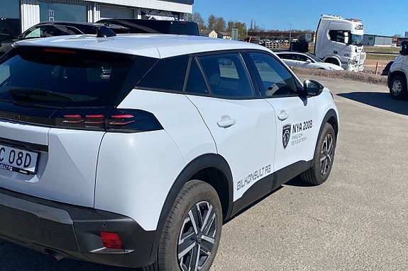 Peugeot 2008 4 of 5
